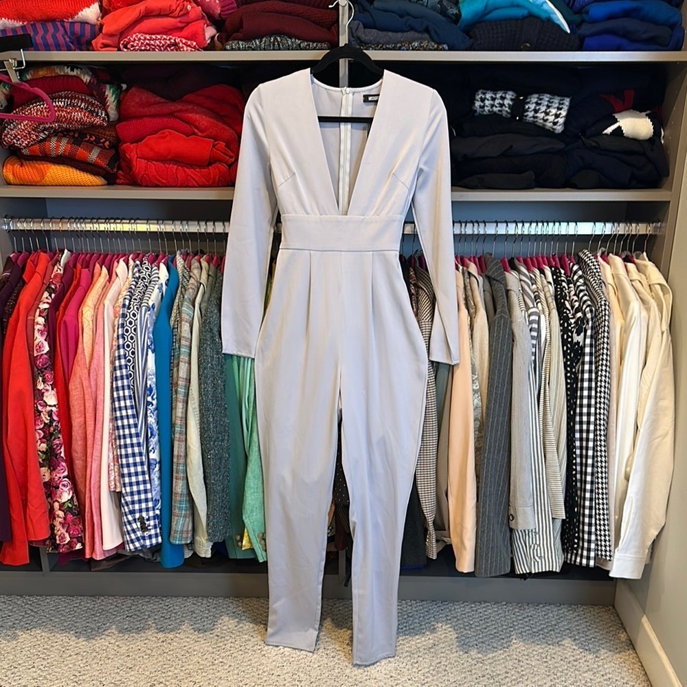 Missguided pale bluish purple long sleeve deep v waist tie jumpsuit size 8 NWT